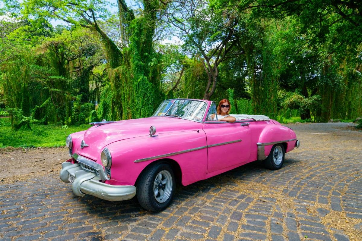 Cuban pink car