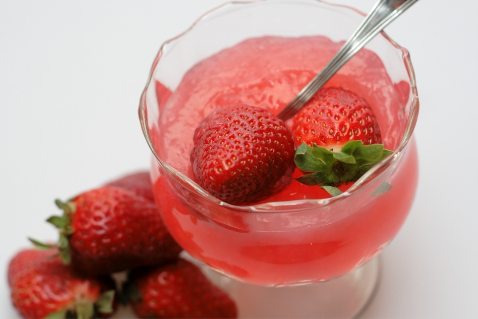 Delicious Polish kissel dessert with strawberries, a smooth and thickened fruit treat, showcasing the sweet side of Poland's traditional desserts.