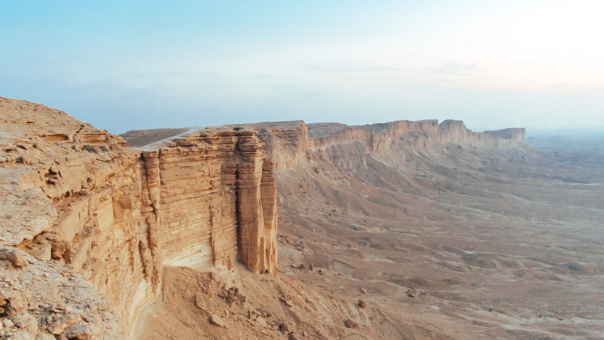 「edge of the world saudi arabia」的圖片搜尋結果