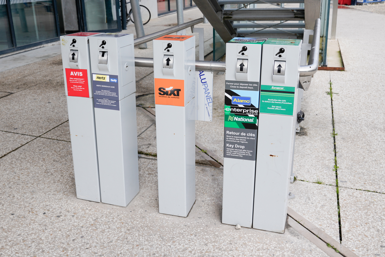 Rental car key drop boxes, a convenient way to return your car keys after renting a car in France
