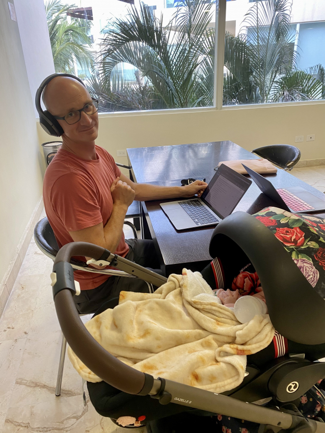 Digital nomad family working in Mexico