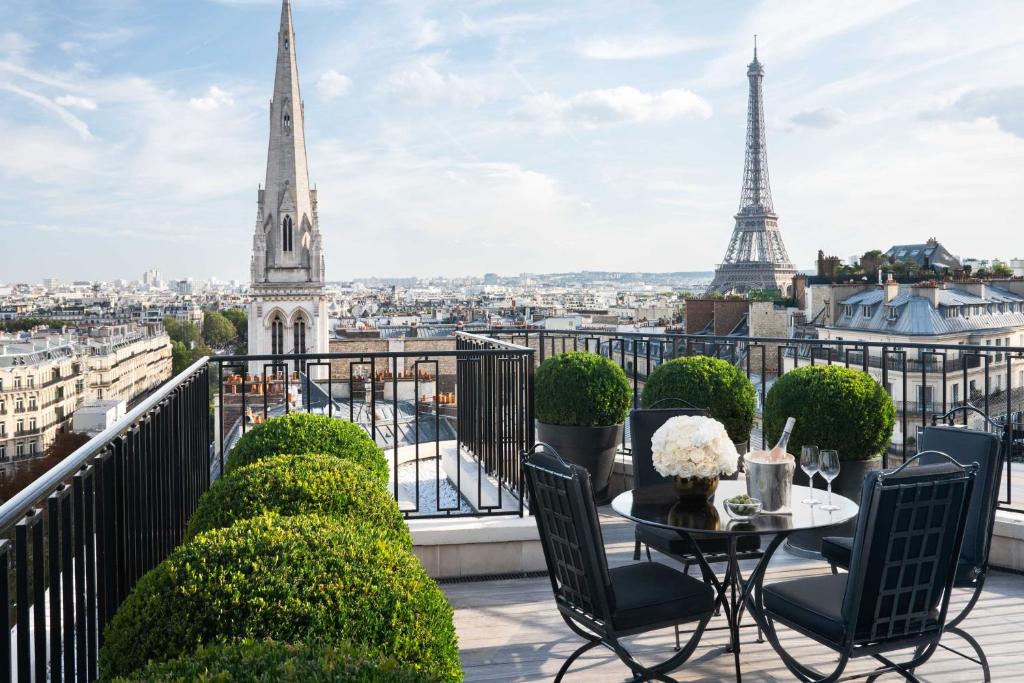 Top Paris Luxury Hotels with Eiffel Tower Views