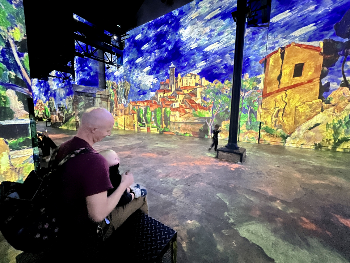 L’Atelier des Lumières in Paris with kids